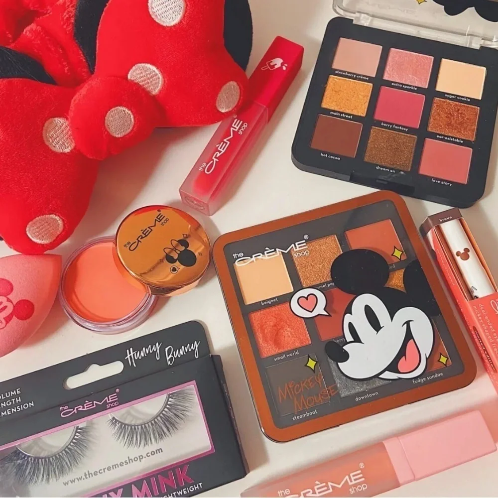 DISNEY: AROUND THE WORLD EYESHADOW PALETTE (MICKEY MOUSE)